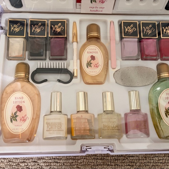 Complete Manicure and Pedicure Set with Lotions - Picture 3 of 6